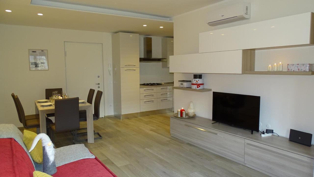 Blue Moon - Via Parigi Apartments Aosta Exterior photo