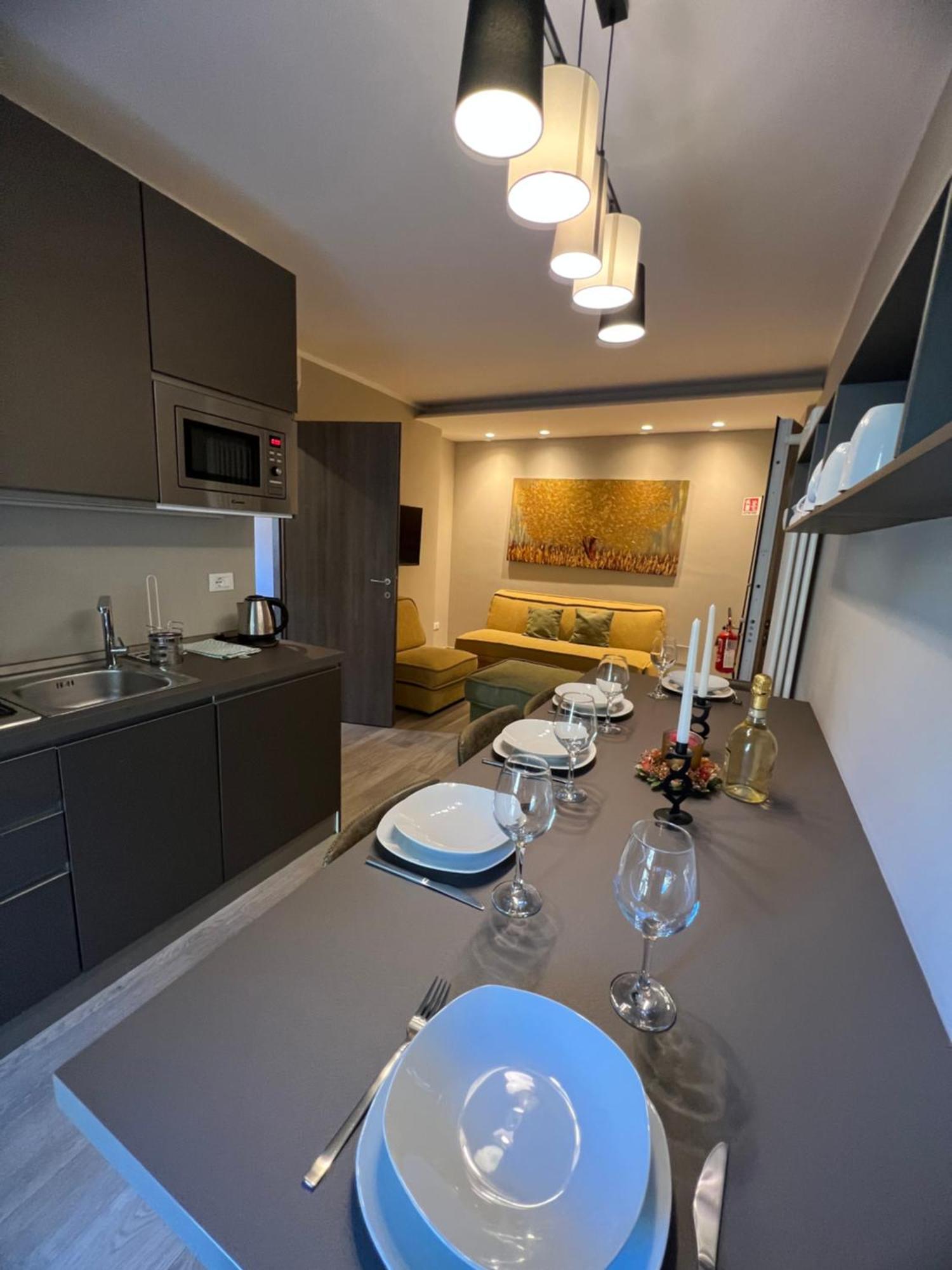 Blue Moon - Via Parigi Apartments Aosta Exterior photo